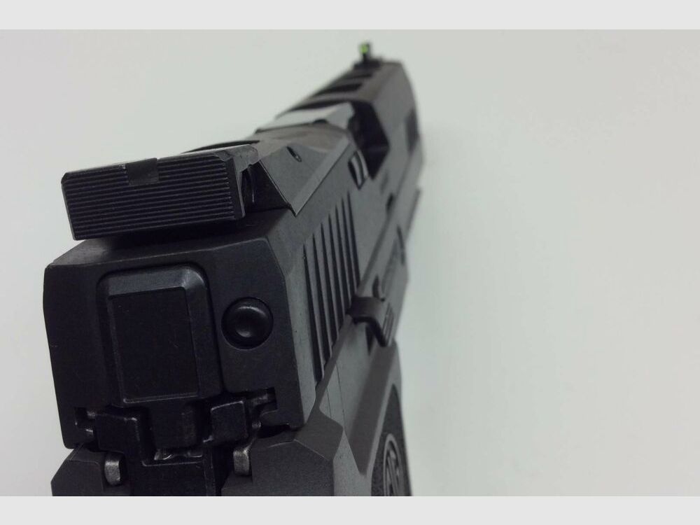 SIG Sauer Sig Sauer P320 OR met holster 9mmLuger