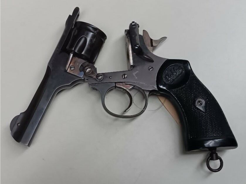 Webley & Scott revolver a tamburo