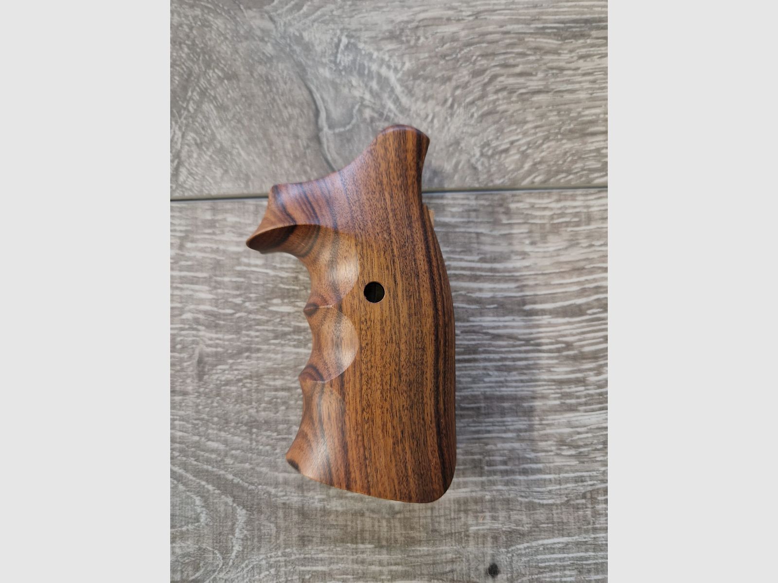 Griffschalen S&W K / L Rosenholz, Bild 2 von 2