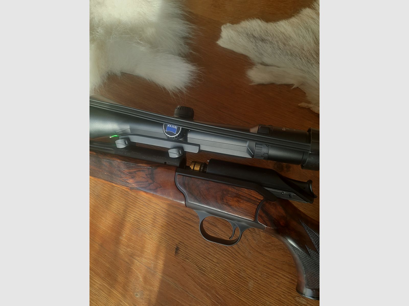 Blaser R93 Attache, .30-06, madera especial, cañón estriado, rosca de boca 15/1, Zeiss, silenciador Roedale