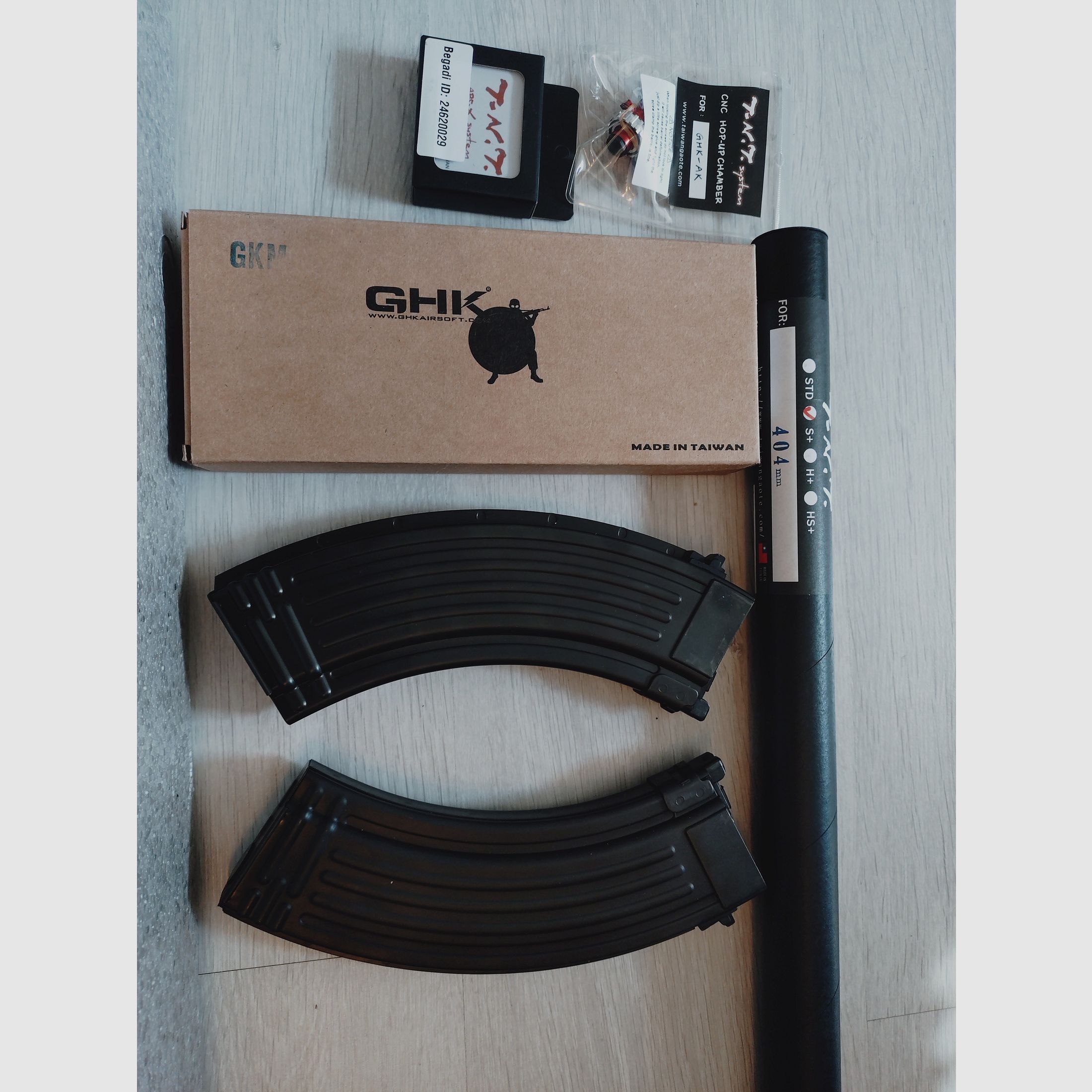 GHK AKMS Vollmetall Echtholz Gas-Blow-Back mit TNT-Lauf und Hop Up Kammer in Top Zustand