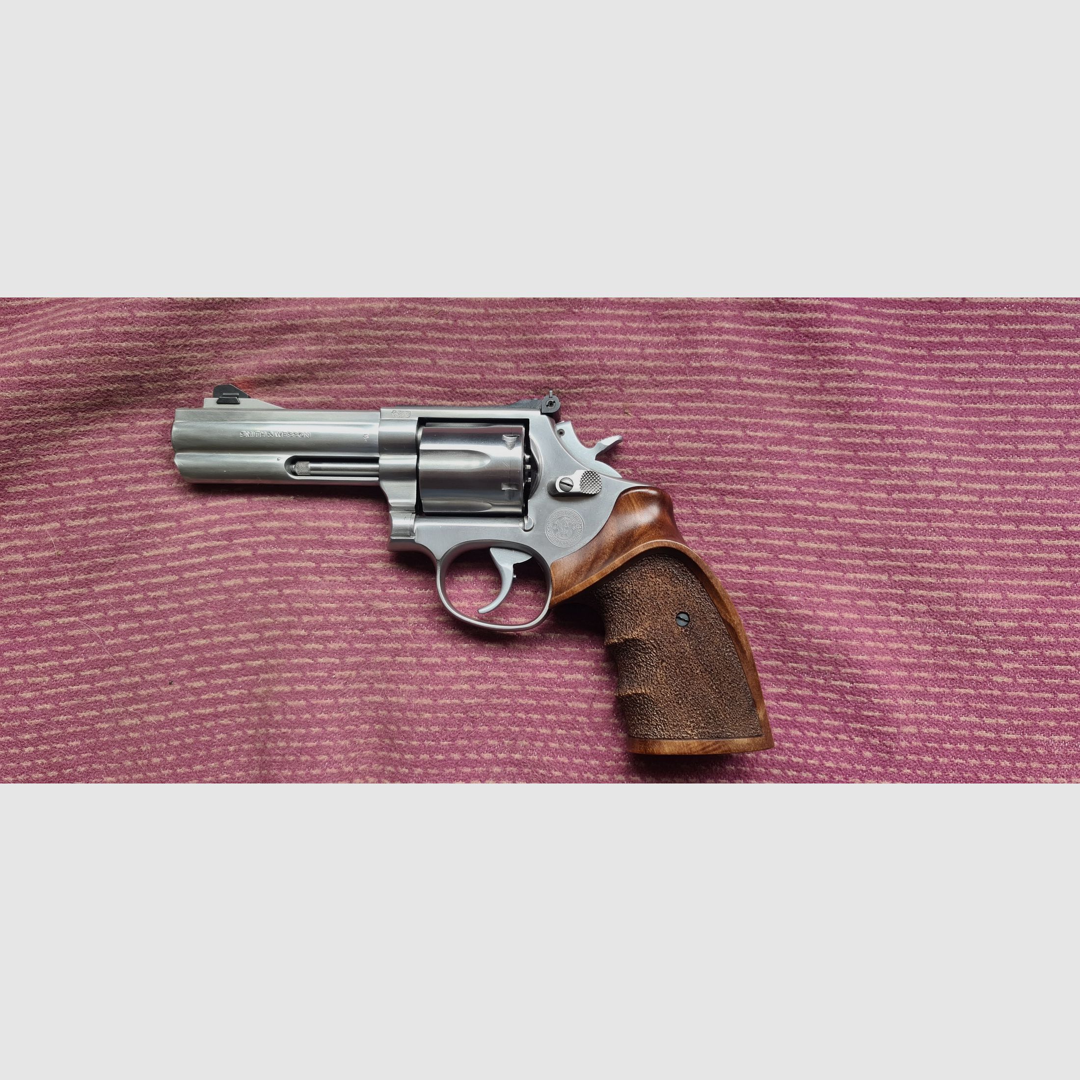 Revolver Smith & Wesson Mod. 686-3, Kal. .357 Magnum/.38 Special aus dem Smith & Wesson Performance Center mit Kompensator und Munition!!, Bild 5 von 10