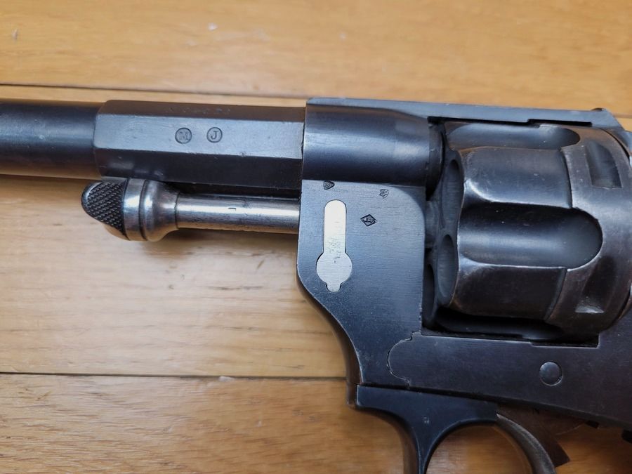 Sehr schöner Offiziersrevolver Mod 1874 – vollständig monomatrikulierte Waffe – MAS von 1877 – noch in seinem strohgelben Zustand – Top Zustand, Bild 9 von 30