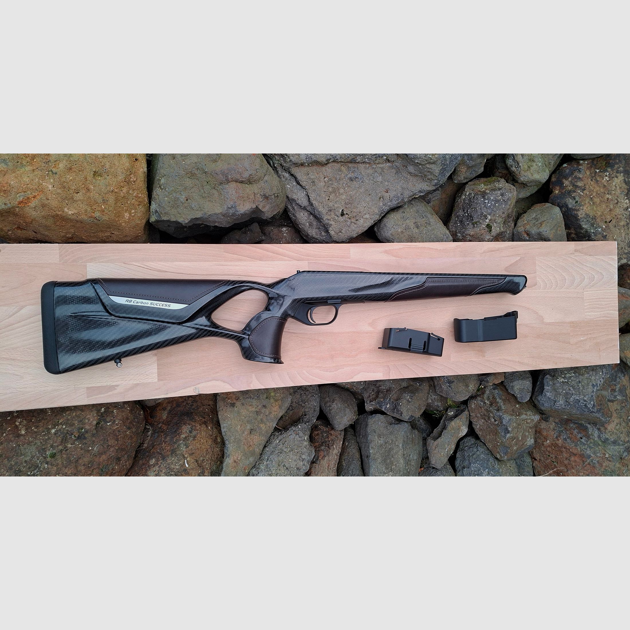 Blaser R8 Carbon Schaft (links) original mit Leder-Einlagen