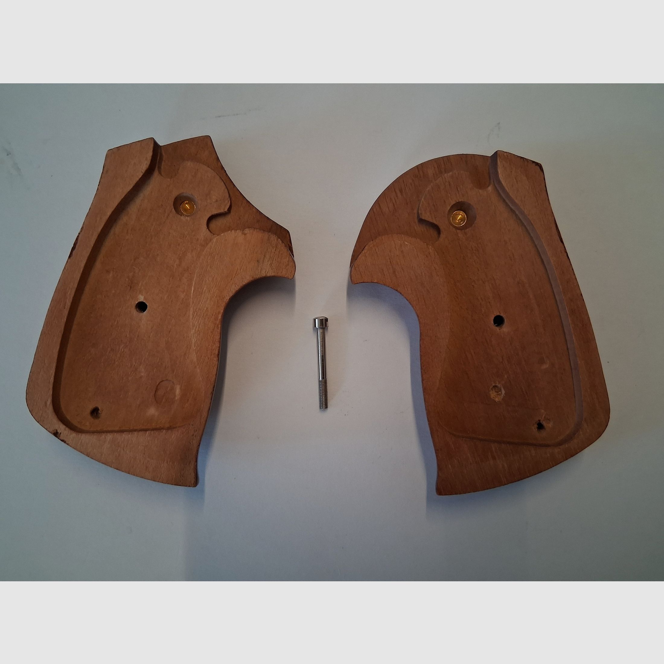 Falcon wooden grip panels for blank-firing revolvers (Colt Detective Special ?!)
