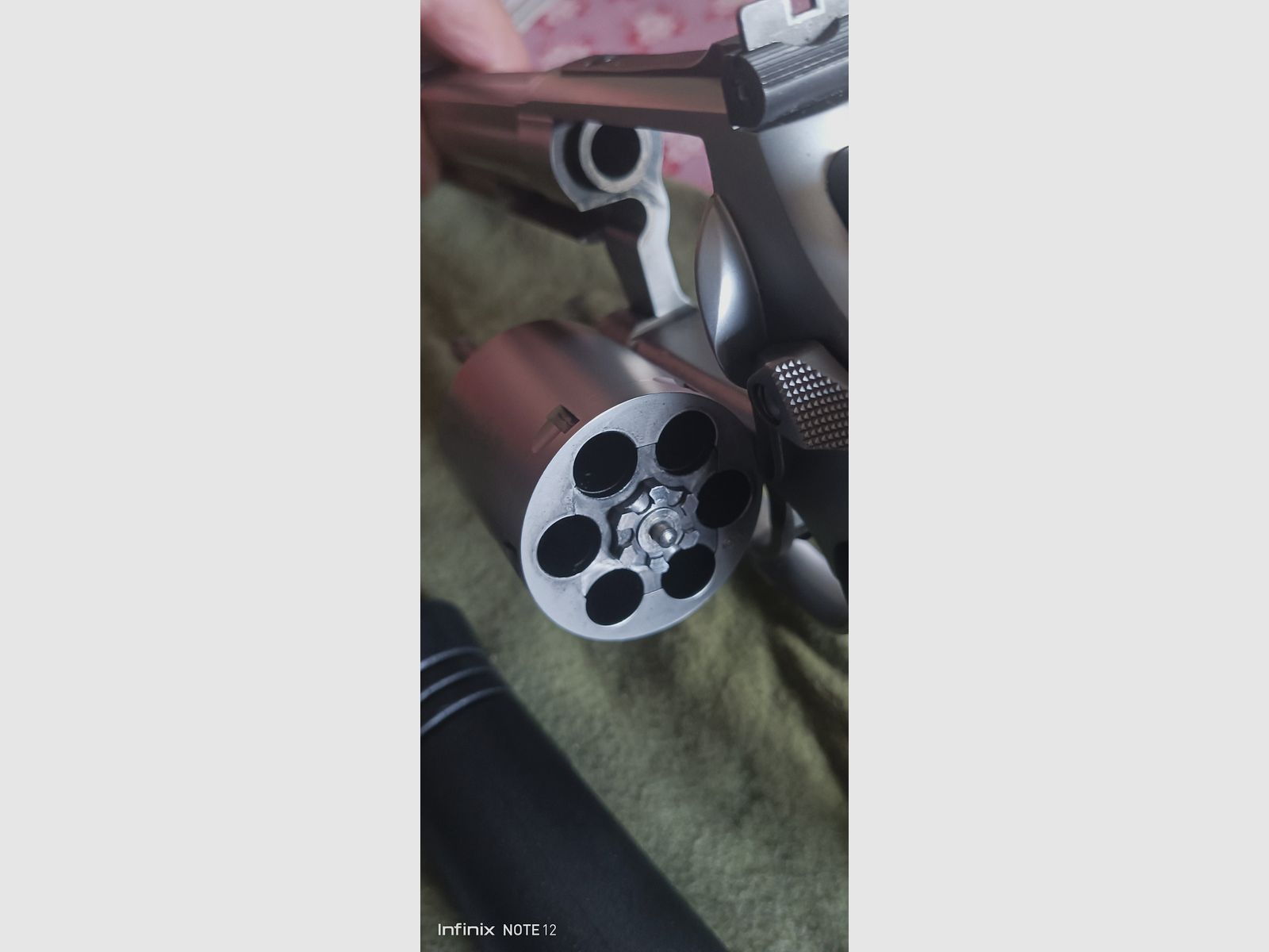 Rewolwer Smith & Wesson 6" lufa