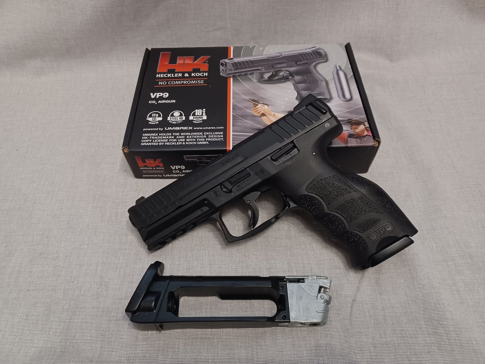 Heckler & Koch VP9 / 4,5 mm BB / BlowBack / CO2 / Pistole / OVP (8)