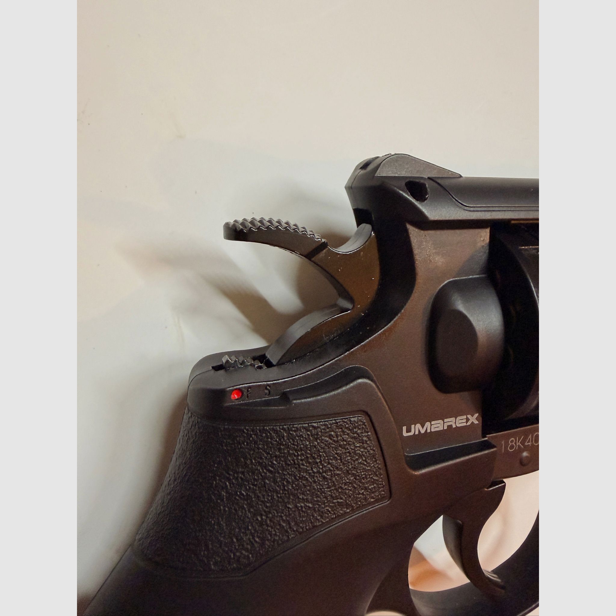 Umarex UX Tornado .44 Super Magnum CO₂ revolver 4,5 mm BB – set completo incl. maletín y accesorios