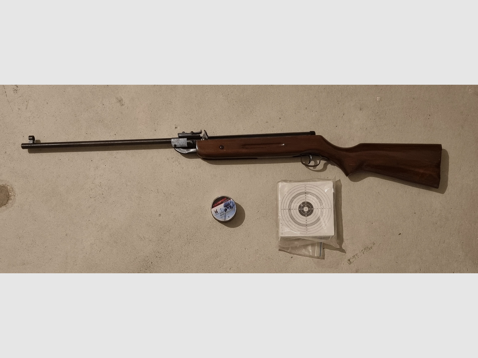 Karabinek pneumatyczny Perfecta mod. 32