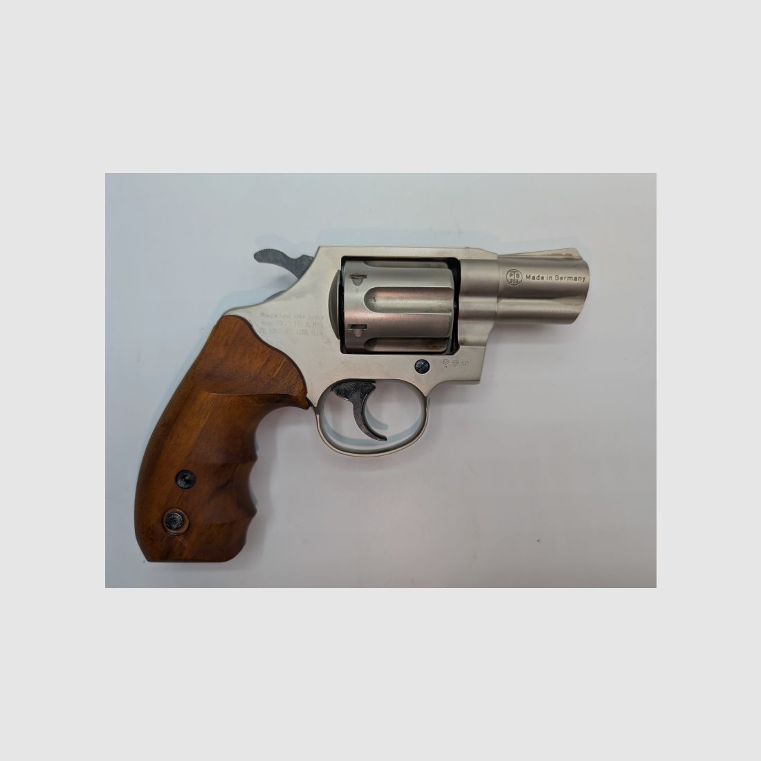 Colt Detective Special (Umarex) .380 (9mm) R.K. (PTB 841) con empuñaduras de madera, imagen 3 de 3