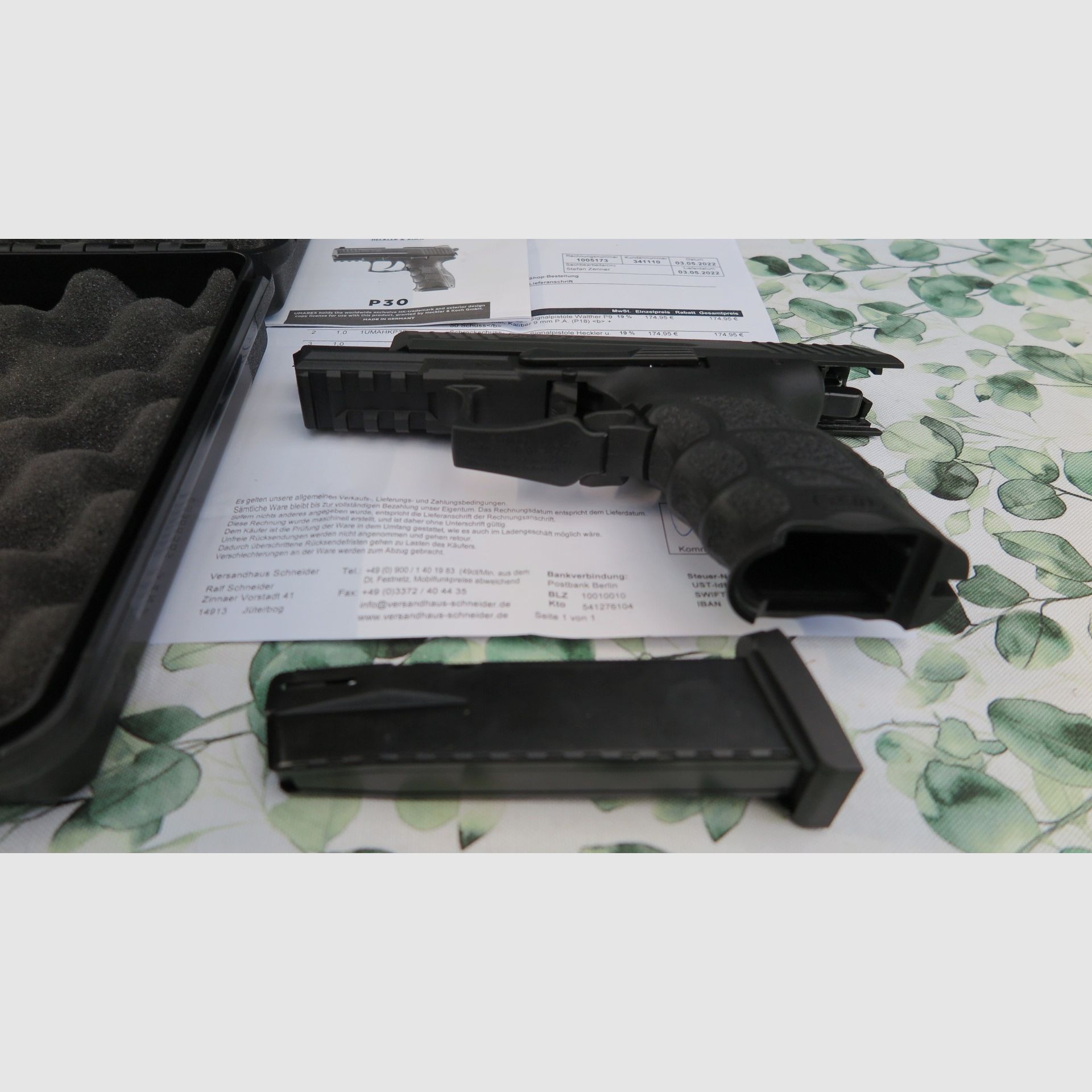 Sammlungsauflösung  4 Schreckschuss Waffen  wie durch die Bilder und Belege zu sehen ist.