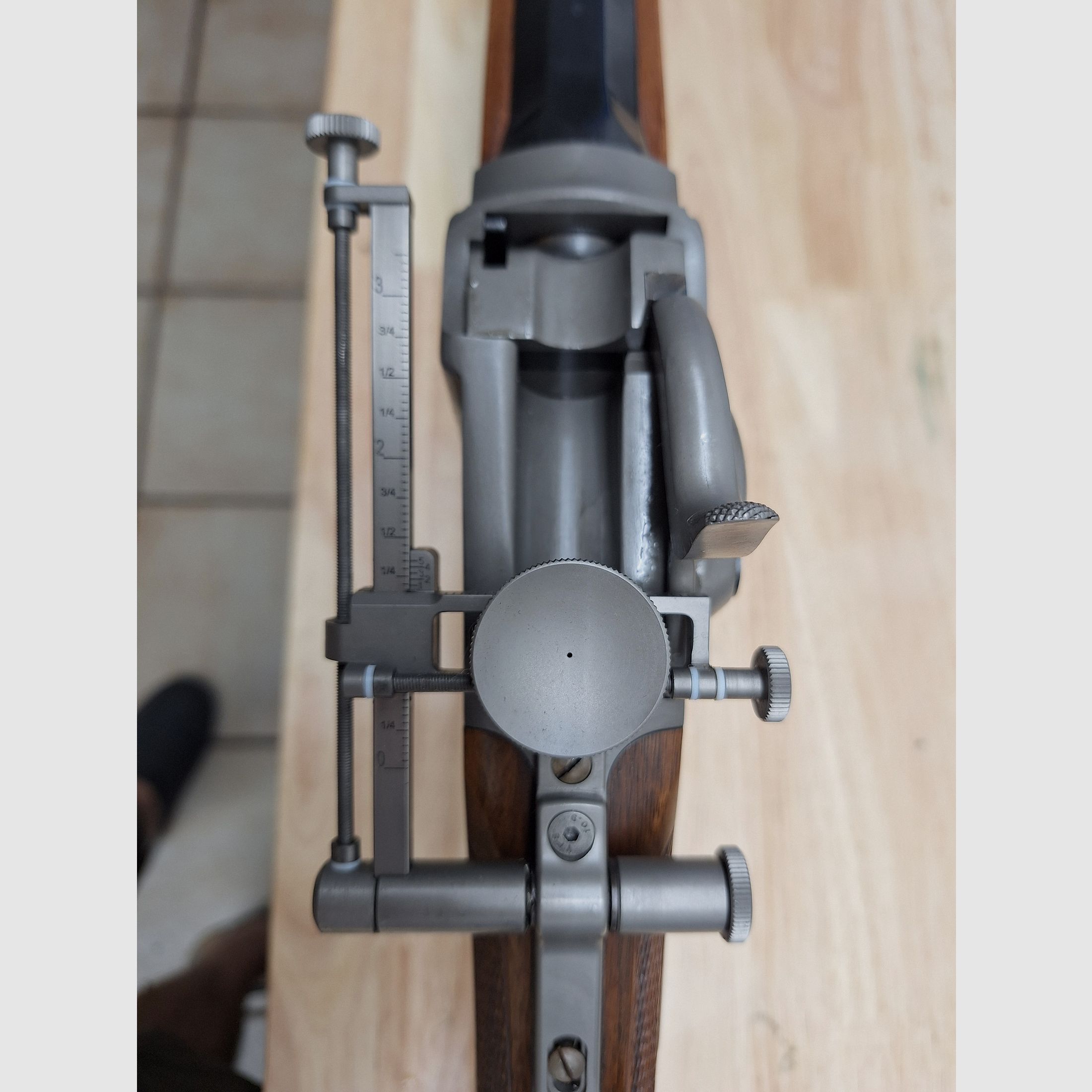 Sharps-geweer .45-120 Sharps met spindeldiopter