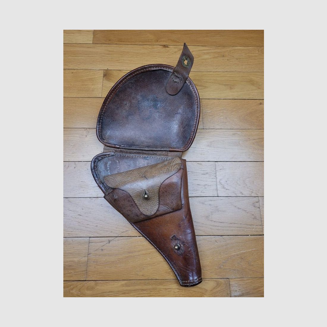 Très bel étui pour révolver 1892 d&rsquo;origine (pas 1873 transformé 1892) – Cuir marron pour Armée et pas noir pour la Gendarmerie – Excellent état, billede 4 af 5