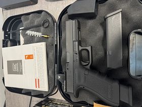 Glock 31 GEN 4 in 357 SIG as good as new including ammunition, red dot and thigh holster