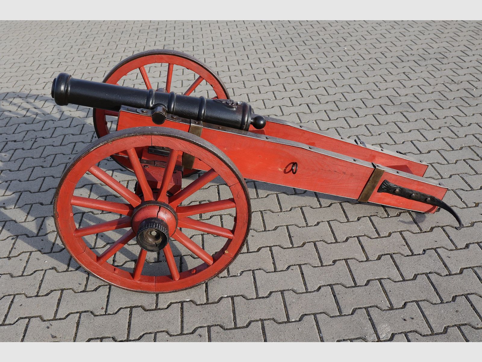 Muzzleloader cannon with proof for reenactment of the 30 Years' War with accessories