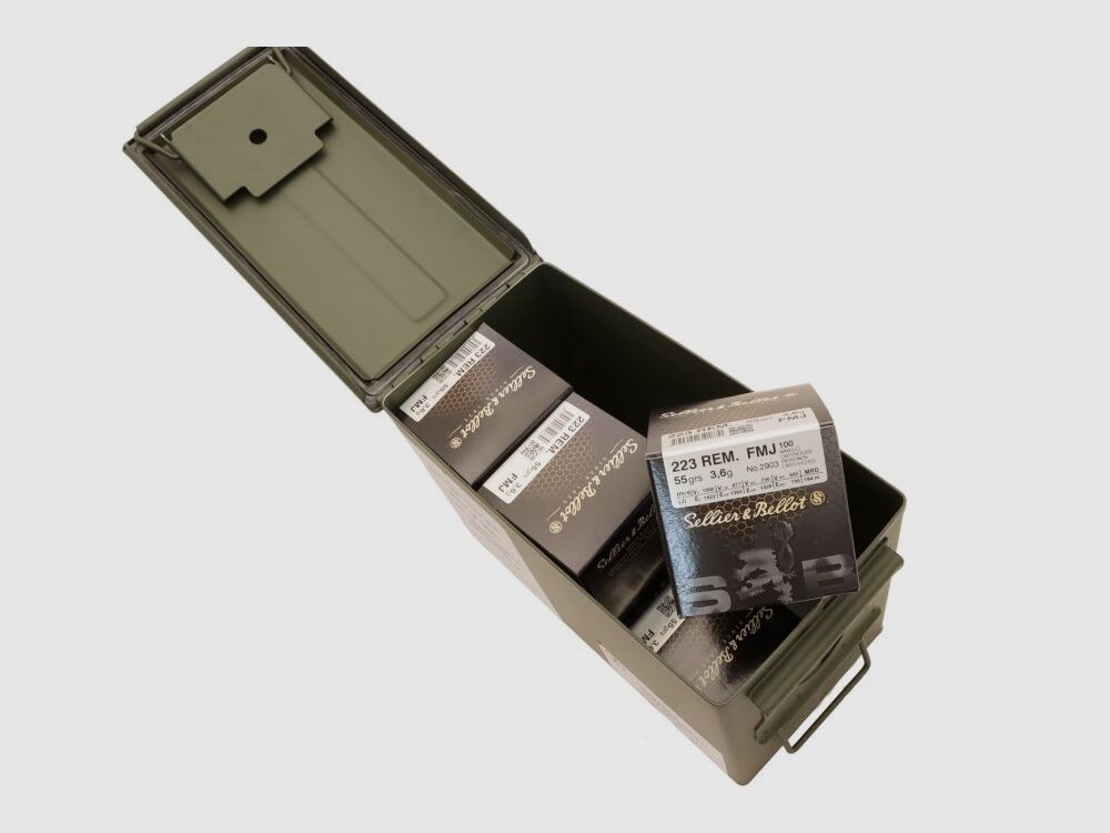 Sellier & Bellot .223 Rem. Full metal jacket BT 55 grs Sellier & Bellot en la caja de municiones