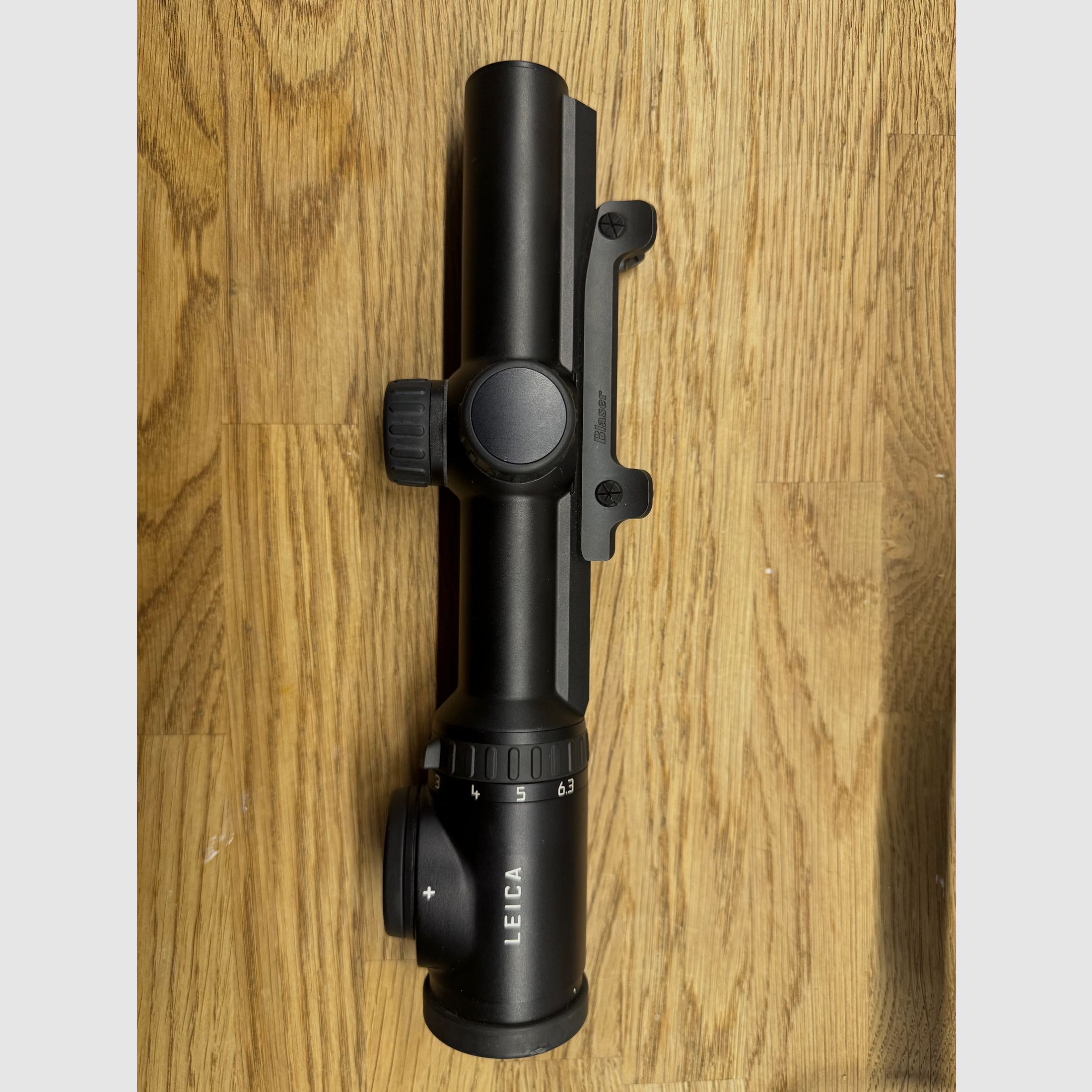 Celownik optyczny Leica Magnus 1 - 6,3 x 24 z krzyżem 4a z szyną