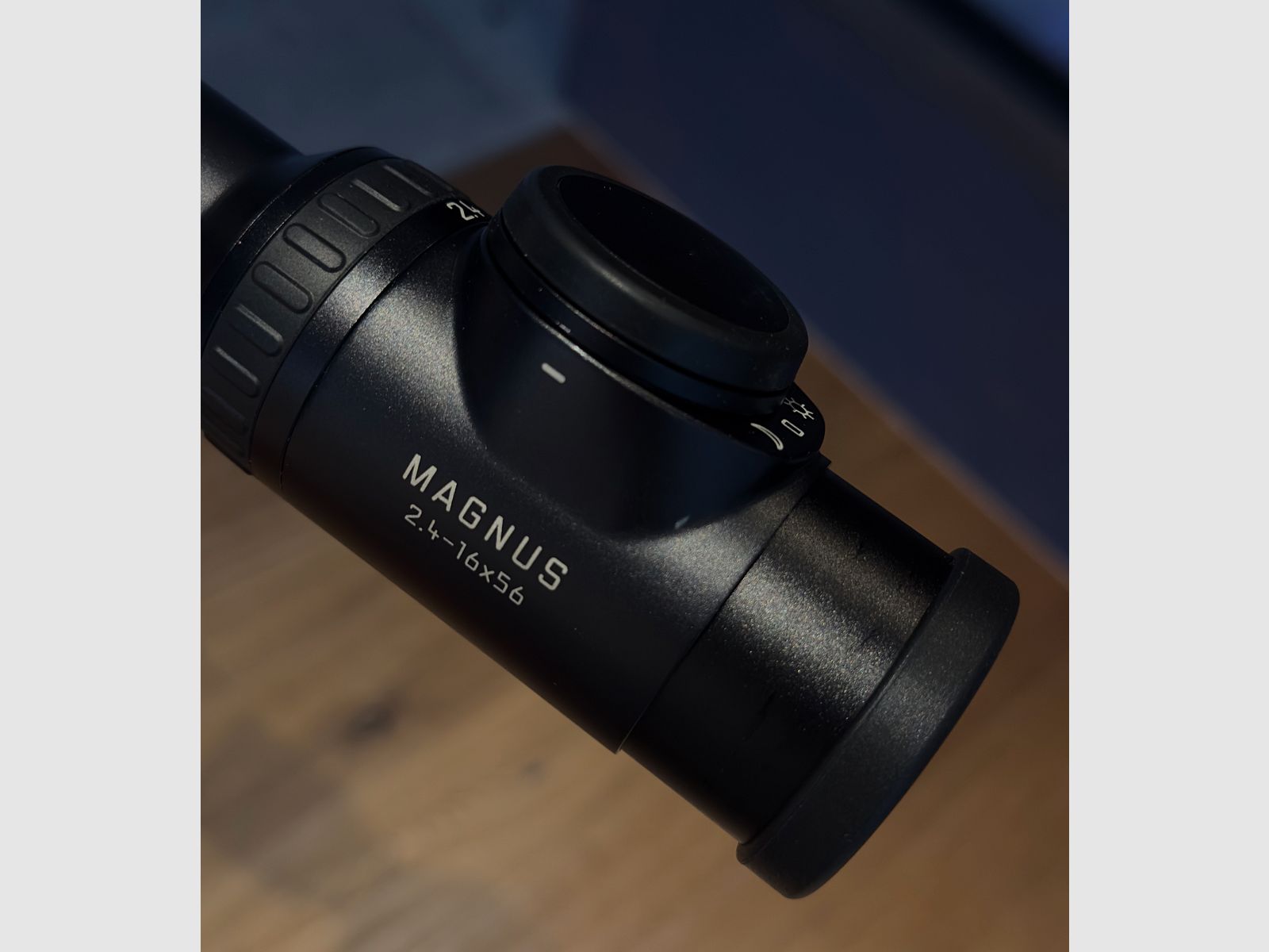 Leica Magnus 2,4-16x56 BDC met rail Abs. 4A