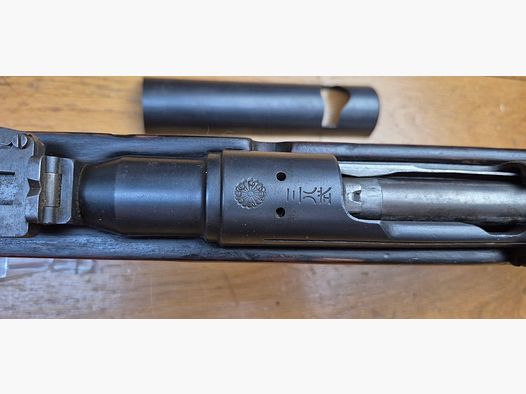 Très beau fusil japonais Arisaka Type 38 – calibre d&rsquo;origine 6,5×50 – Arsenal de Kokura fin 1939 – Commande Thaïlande de 1940 – Bronzage d&rsquo;origine à 99% – Mécanique et canon très bons – Beaux marquages – Tenon de baïonnette – TBE +
