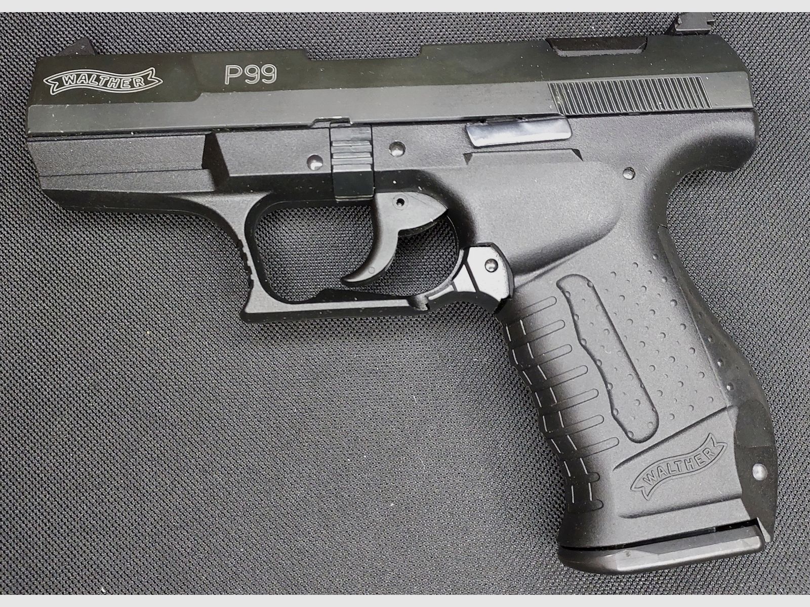 Walther P99 pistolet alarmowy 9mm P.A.K. (PTB 637) P 99