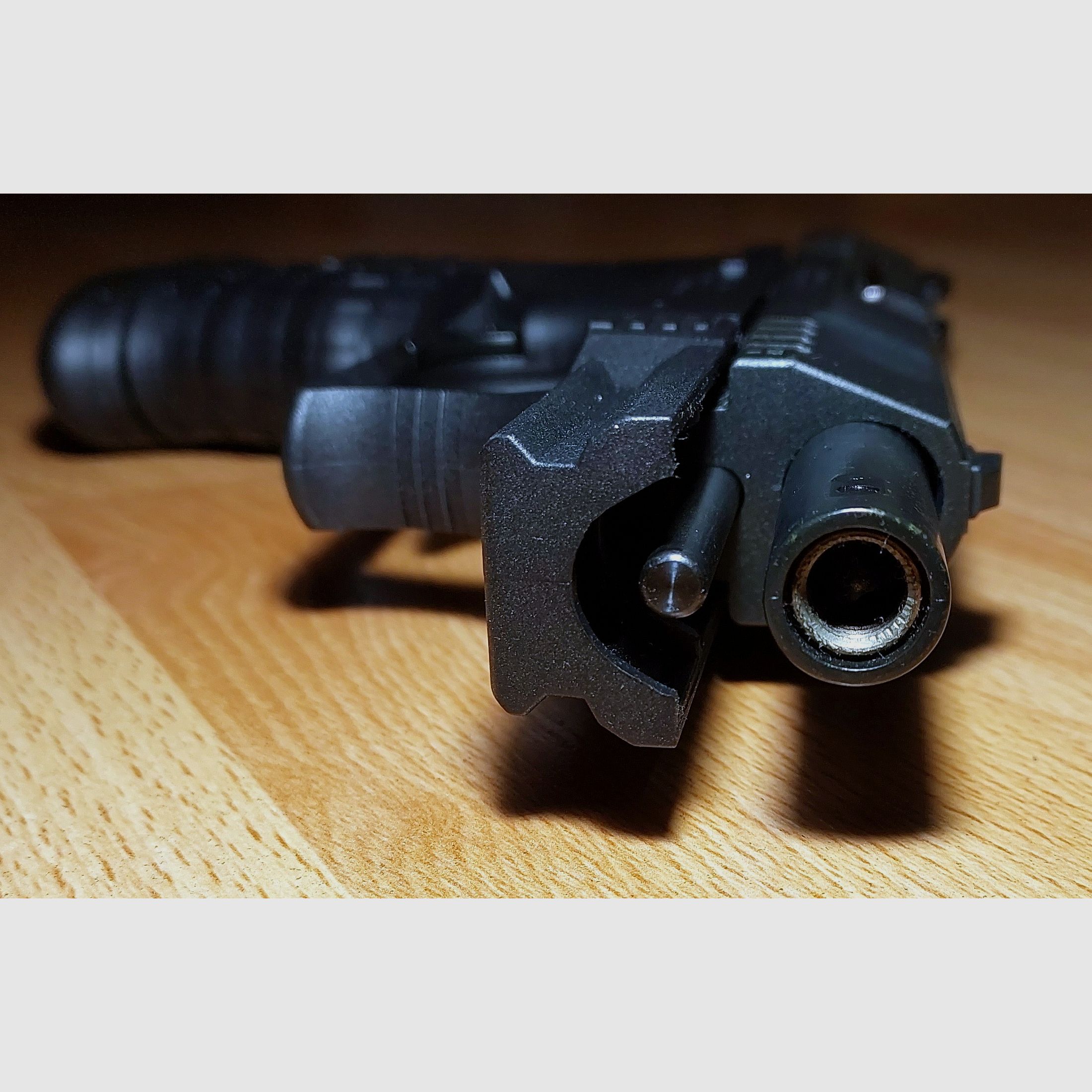 Walther P22 Ready blank firing pistol 9mm P.A.K. black (PTB 778) like new.