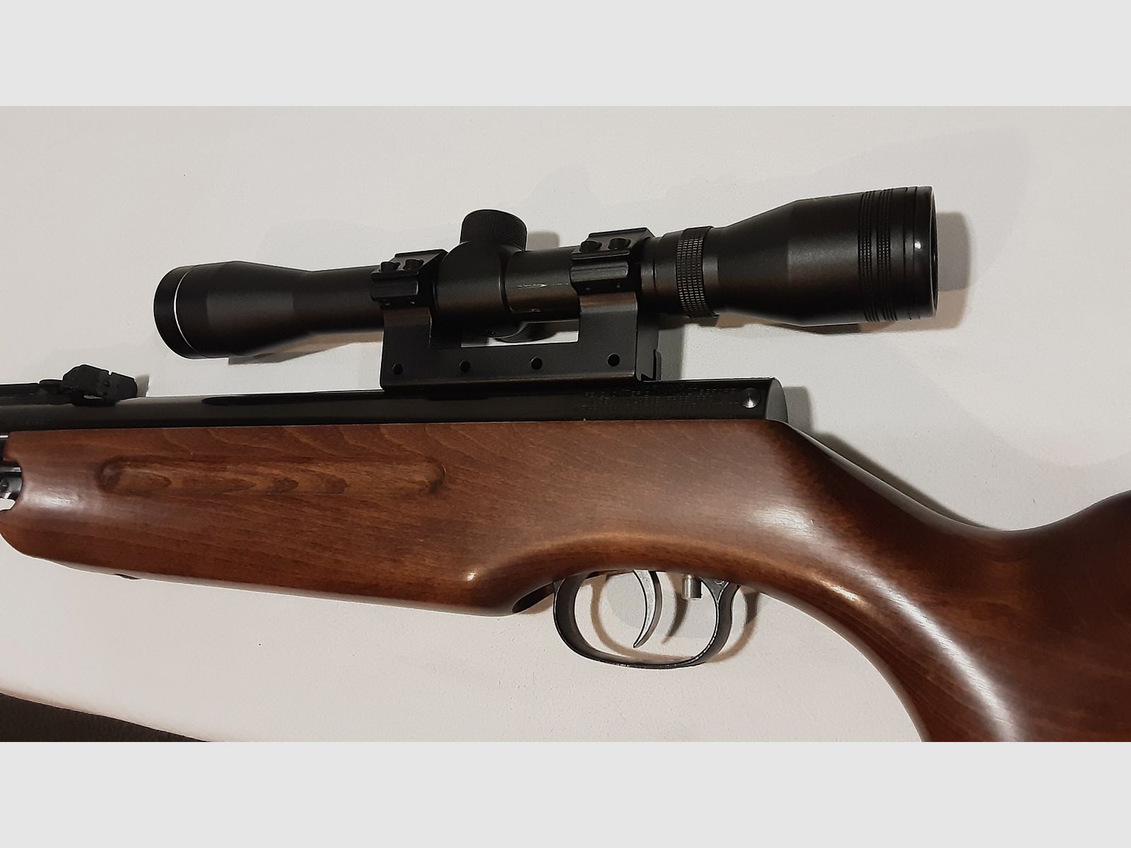 Rifle de aire Weihrauch HW35 de gran potencia y precisión para caza/deporte