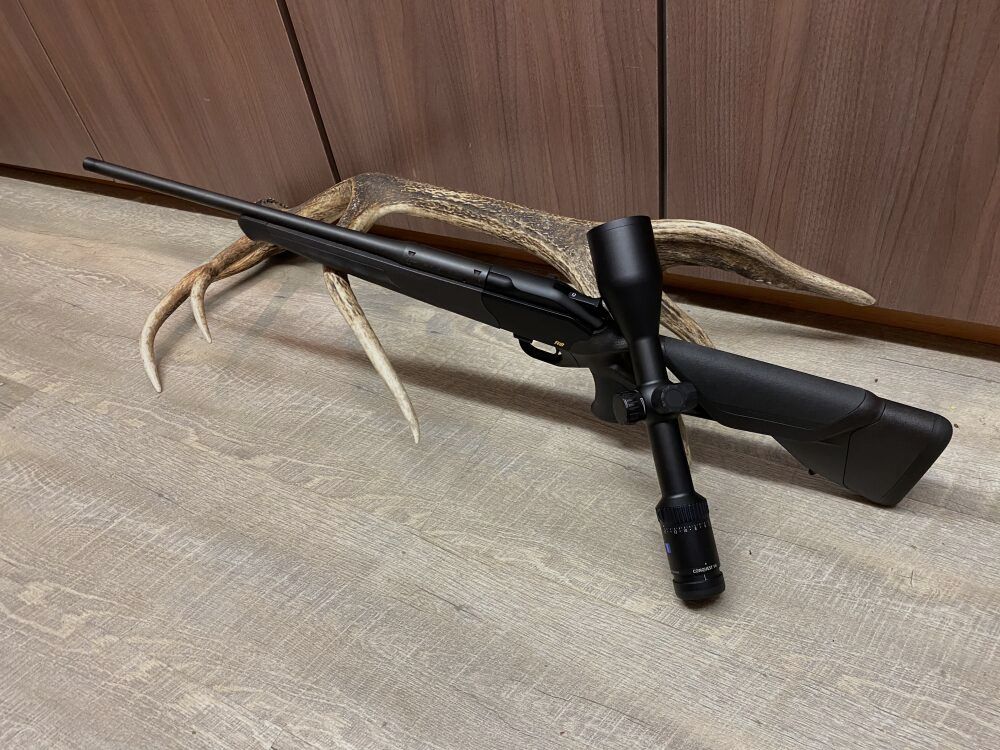 Blaser R8 Ultimate, con Zeiss Conquest V6 2,5-15x56 M, cañón corto