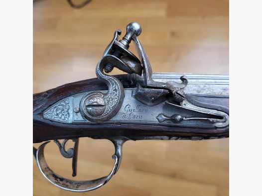 Splendido fucile a pietra per bambini – fabbricazione XVIII secolo Luigi XIV – 1715 – Finiture in argento – Lavoro di oreficeria – Funzionamento impeccabile – Arma di lusso – Stato eccezionale e grande rarità – TBE +