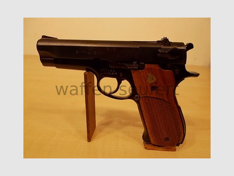 Smith & Wesson M39-2 Pistol