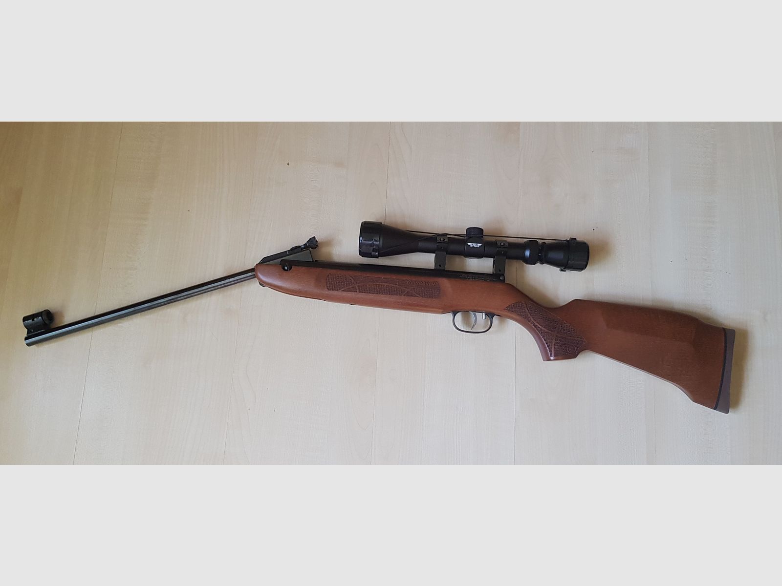 Complete set! Weihrauch HW30 – as good as new – <60 shots – scope 3–9x40 + case + pellets