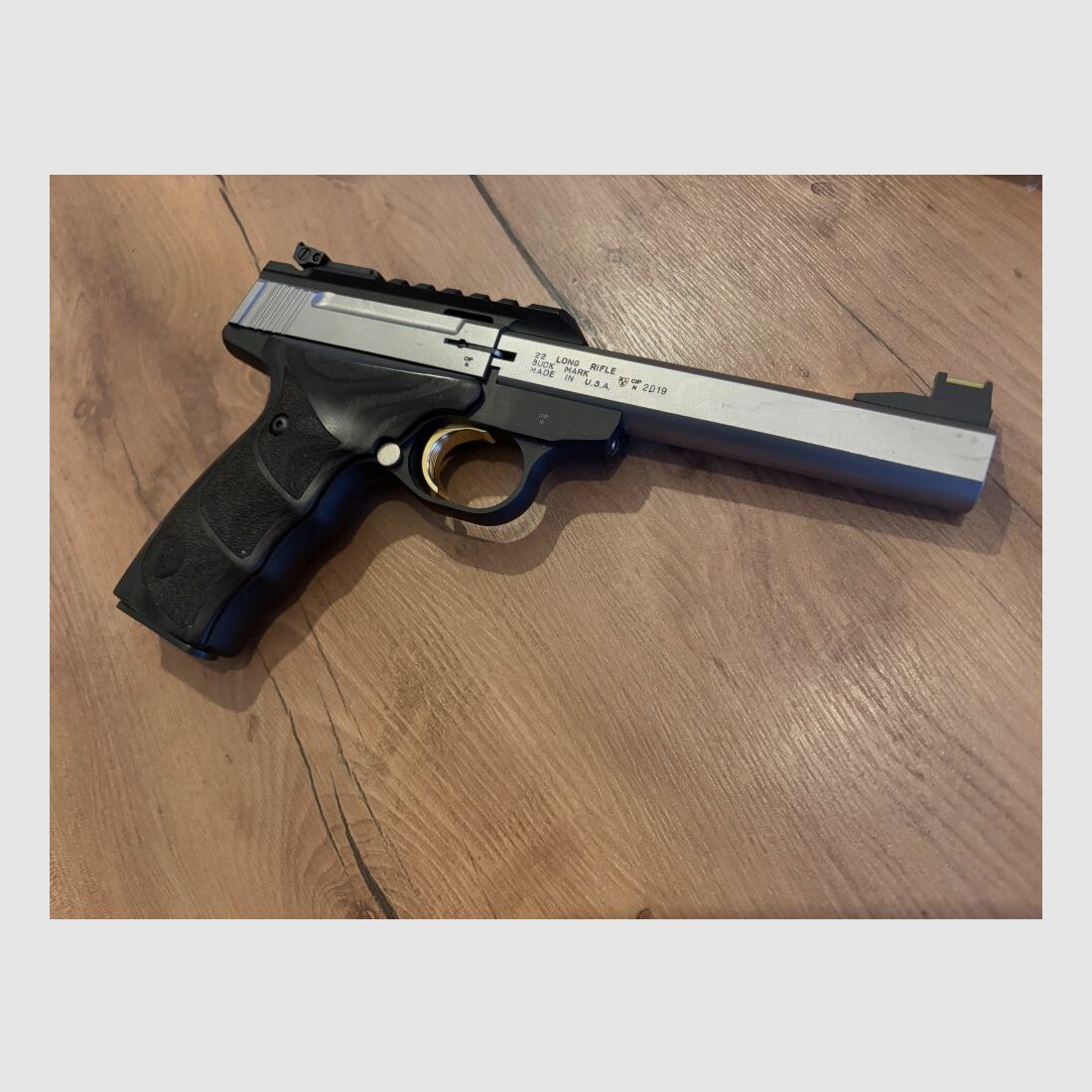 Browning Buck Mark Stainless UDX .22lr z szyną Picatinny