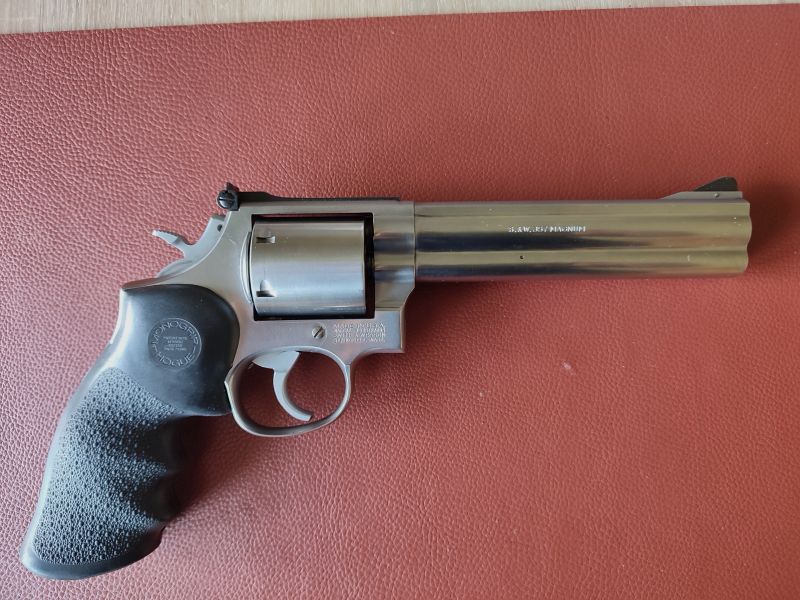 Smith & Wesson Revolver 686 Kal. 357 Mag.