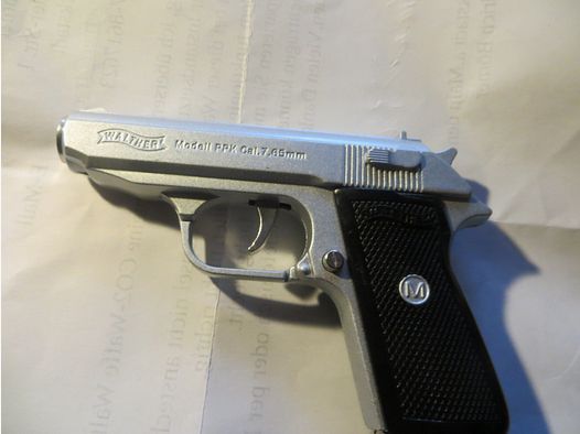 WALTHER PPK en briquet à gaz (échelle 1:2)