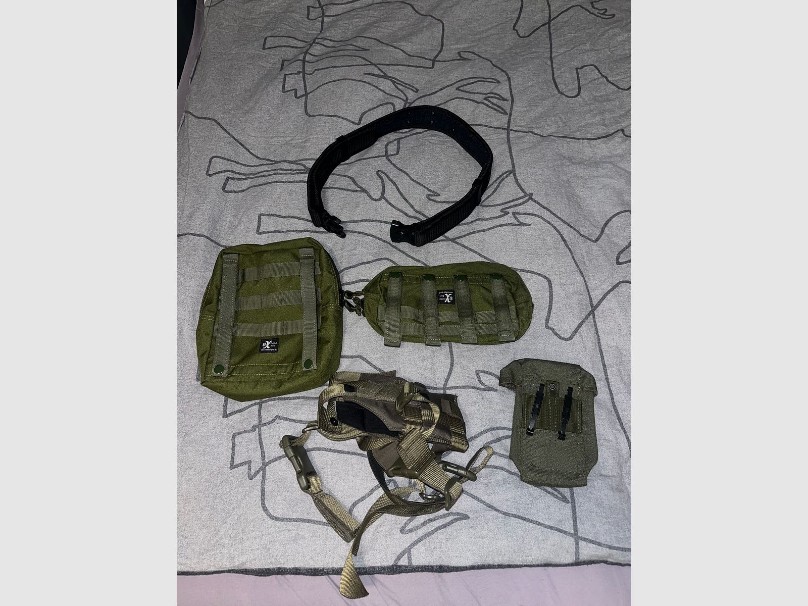 Ausrüstungsset 3 Taschen, Pistolenholster und Einsatzgürtel