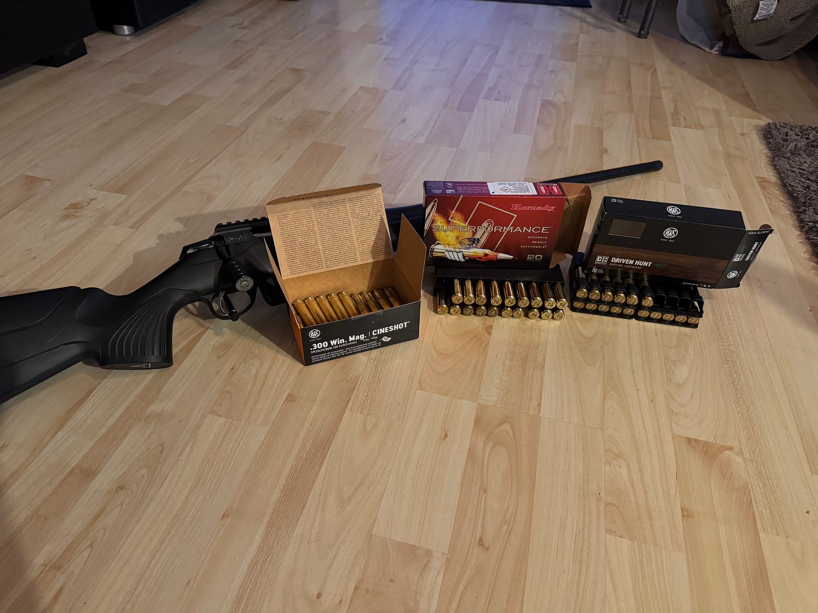 Tikka T3X Repetierer / .300 WIN. MAG. mit Schalldämpfer