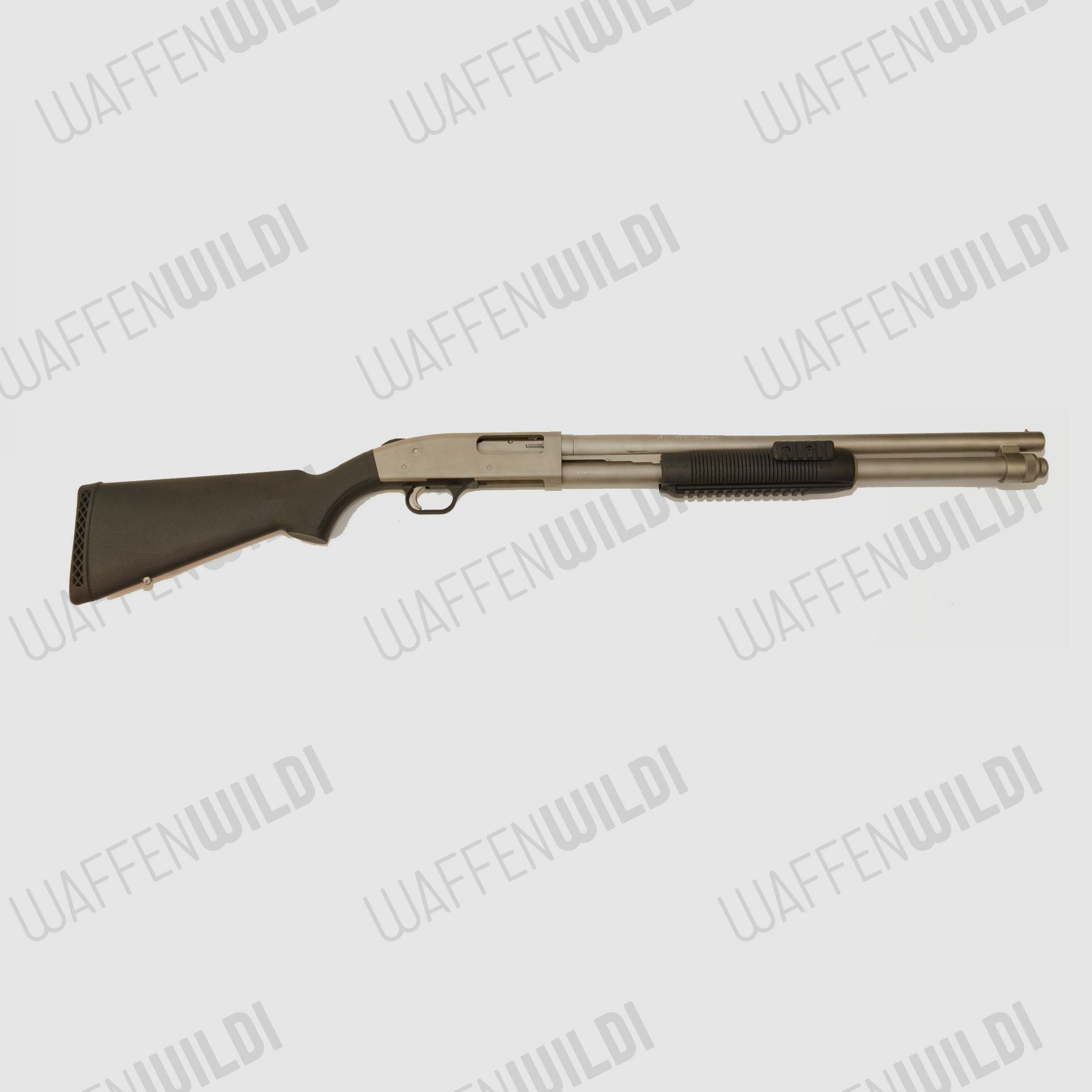 Mossberg 590 Pump-Acton Kal. 12/76