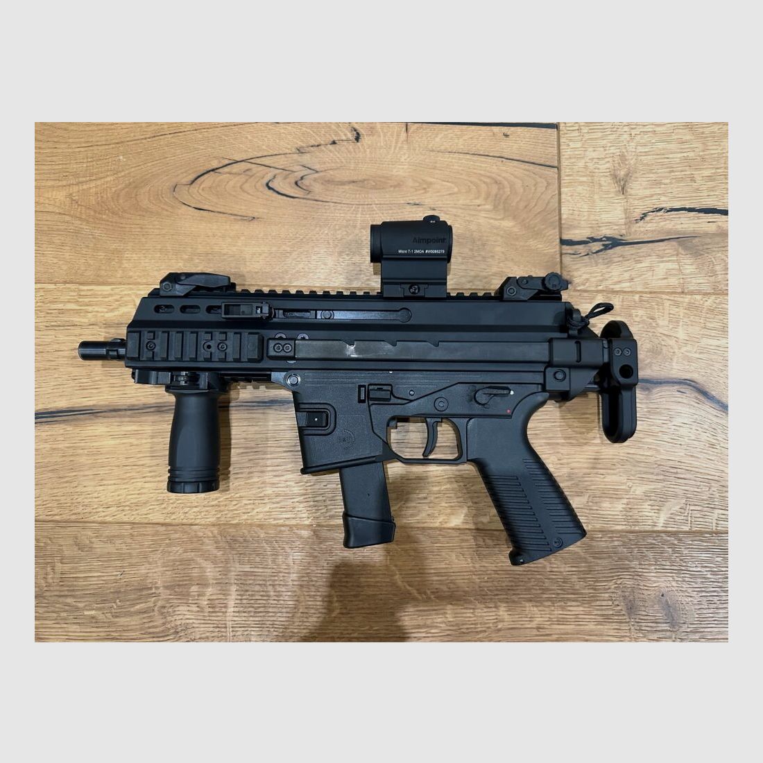 Brügger & Thomet APC 9 Pro G with telescopic stock and Aimpoint