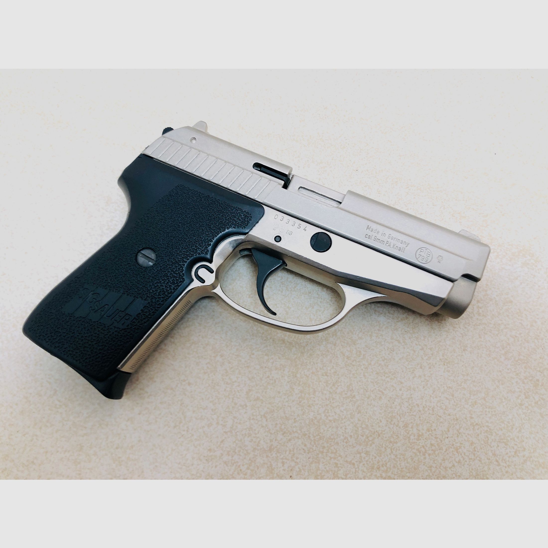 ••• SIG SAUER P239 pistolet d'alarme / Nickel / accessoires / OVP / PTB 799 •••