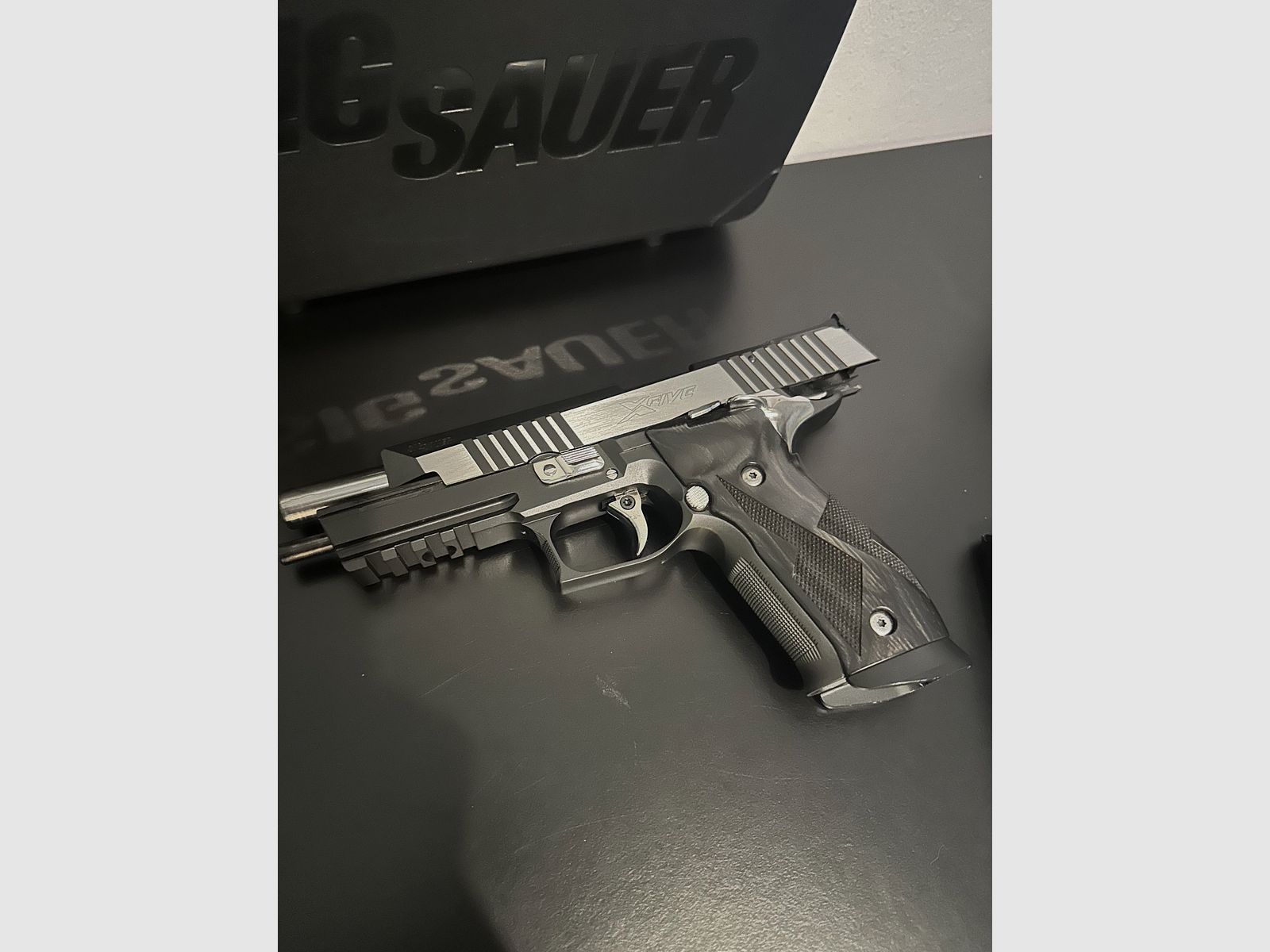 SIG SAUER P226 X-Five Black and White 9mm Luger - mit 4 Magazinen - Deutsche Fertigung!