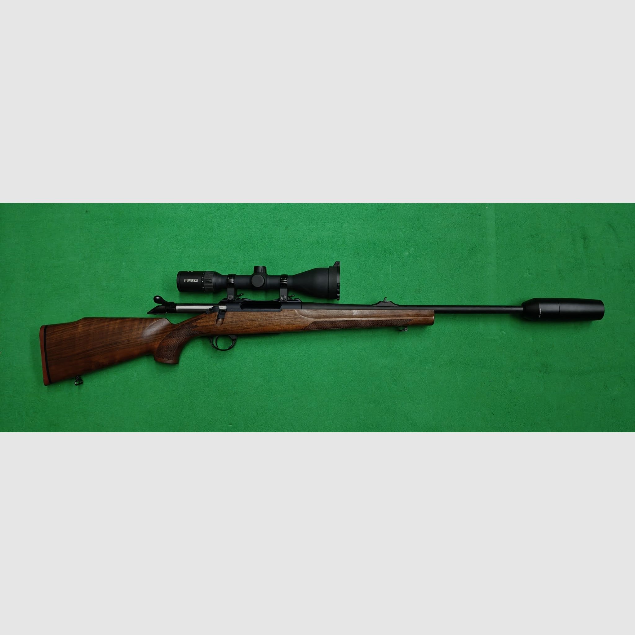 Mercury Saphire .30-06 mit Steiner 3-12x56 & Schalldämpfer