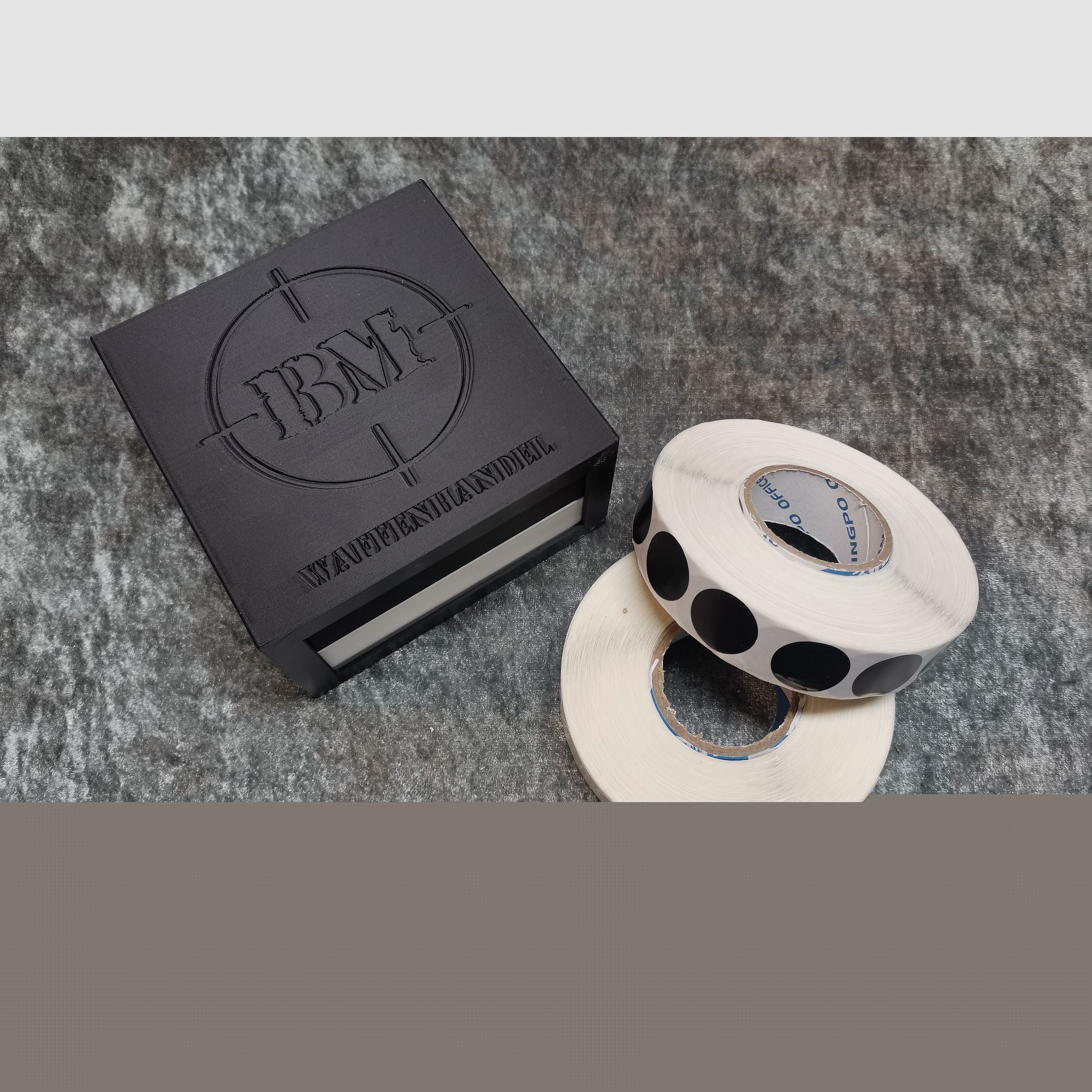 Schusspflaster Box  inkl. weiße & schwarze Pflaster Sportschütze 19mm Pflasterbox