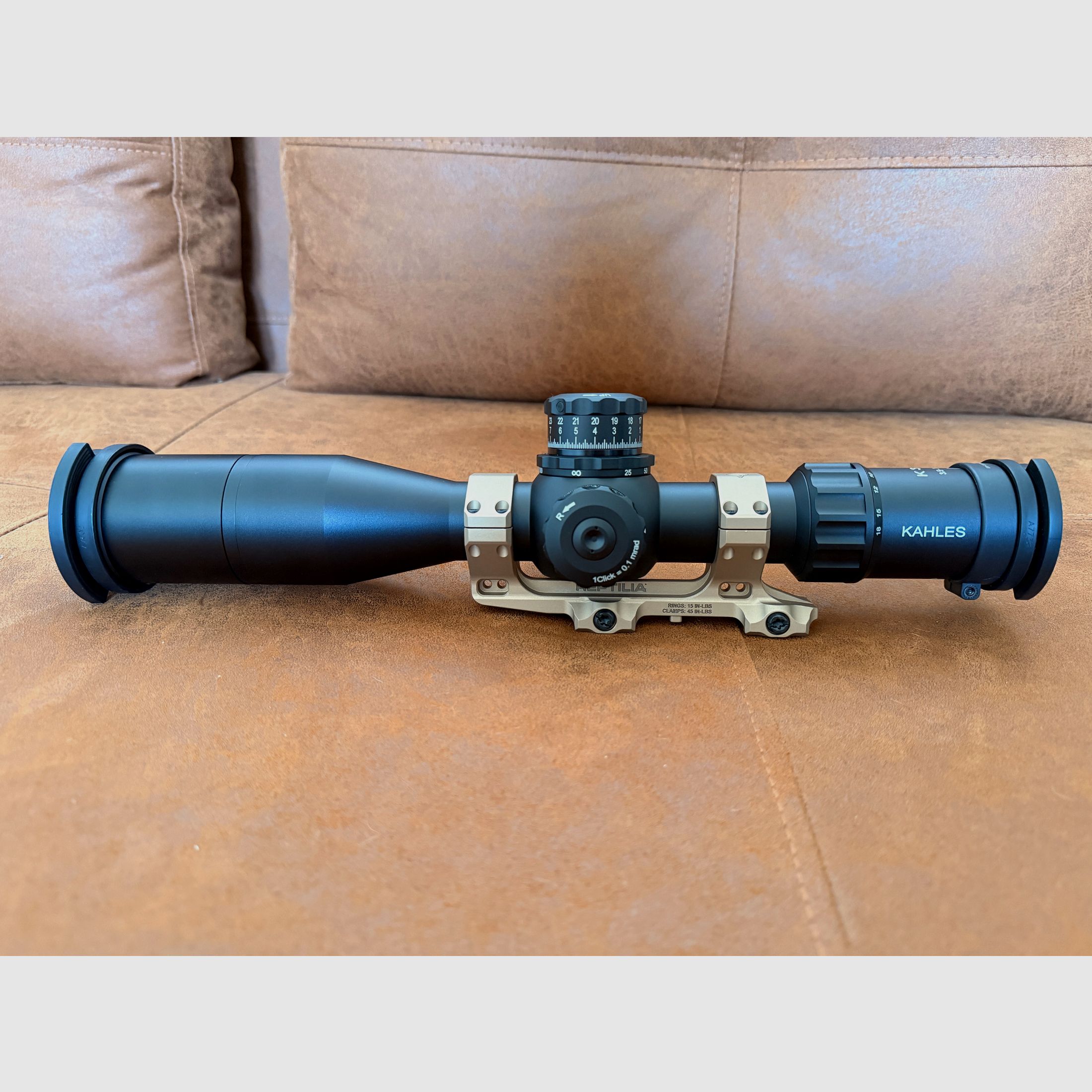 Kahles K318i CCW 3,5-18x50 SKMR3 + Tenebraex Flip-Caps