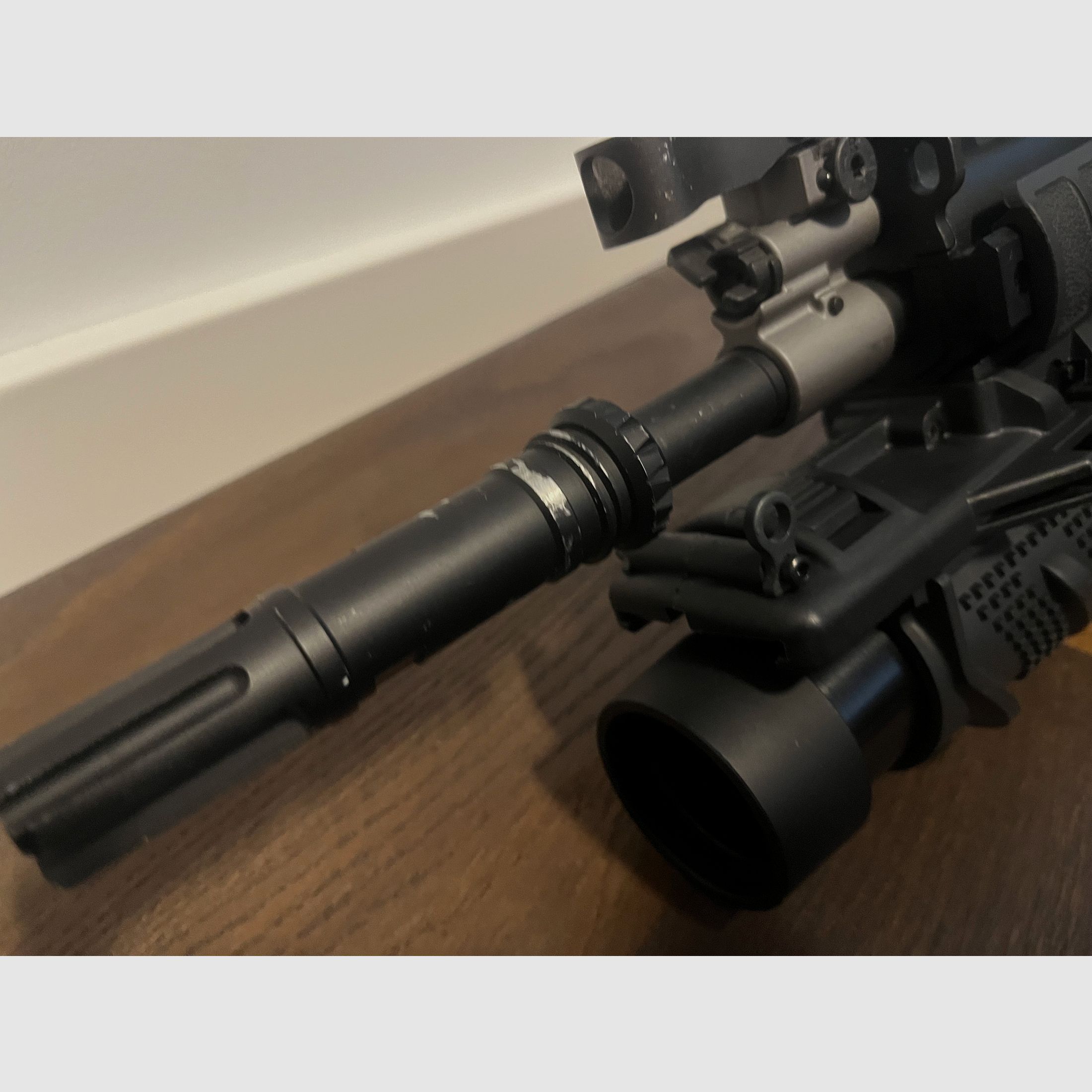 Tokyo Marui Scar-H mit Granatwerfer und passendem Zubehör