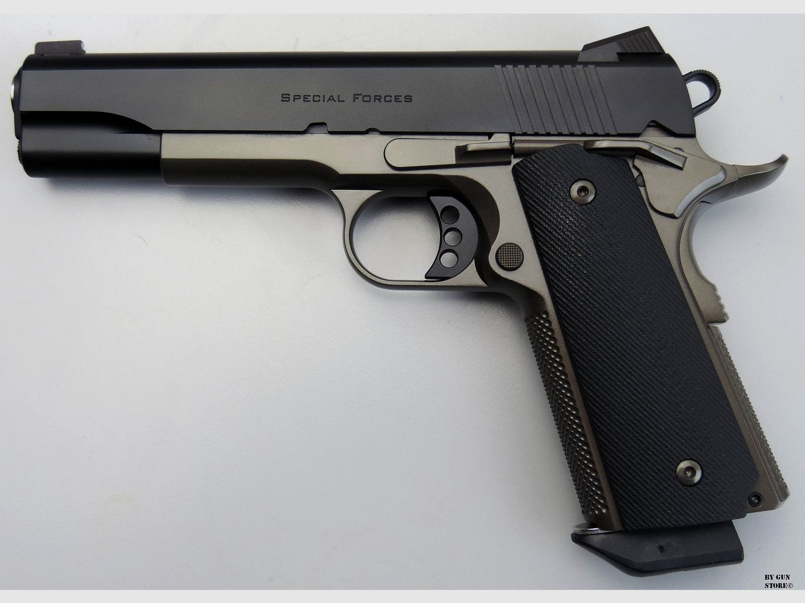 Pistole ED BROWN CUSTOM mod. Special Forces Kal. 45 ACP