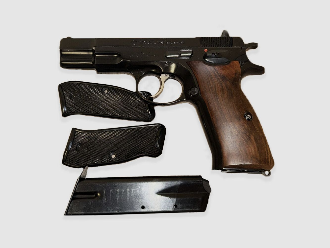 Pistola Brünner 9mm Luger CZ M75