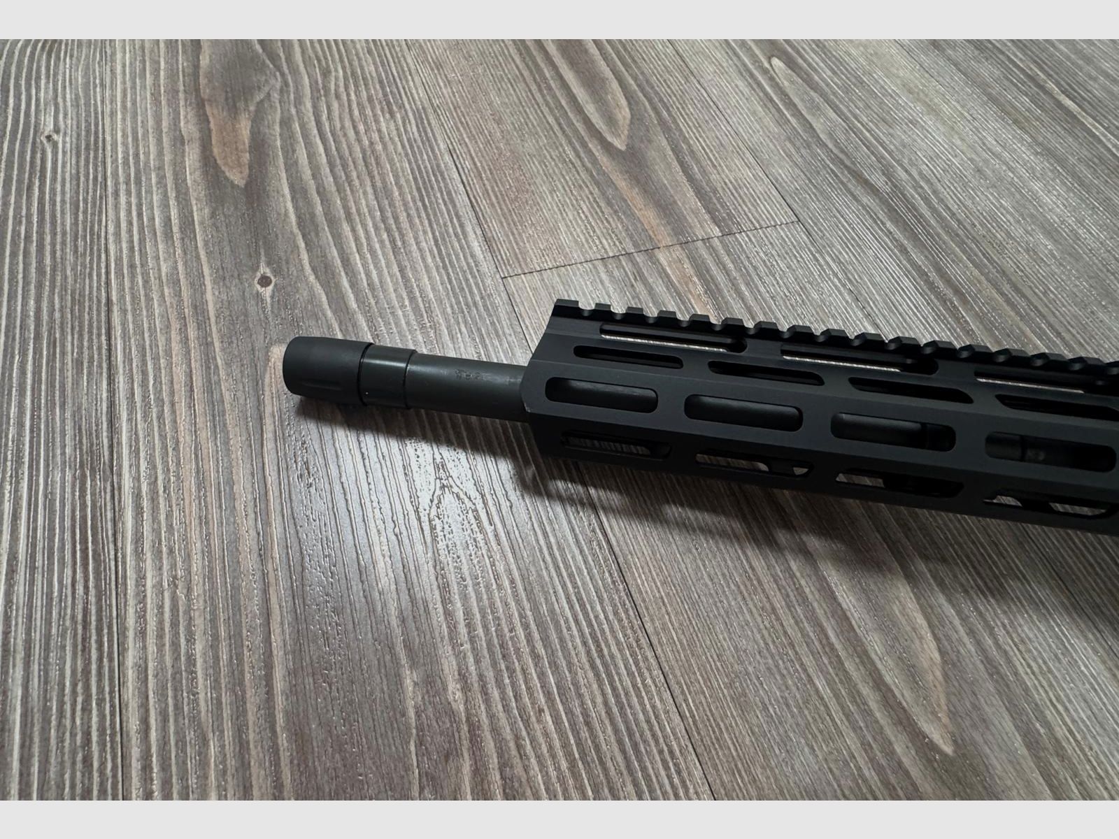 BTS AR15 calibro 300 BLK Blackout con grilletto Match e ottica Vector