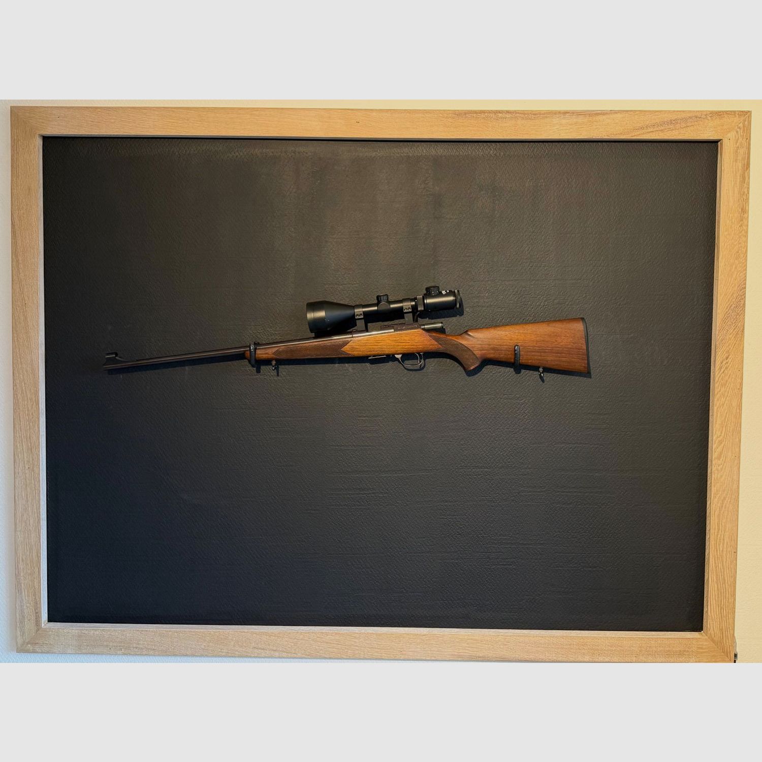 Suhler Jagdhütte Kal. 22 WinMag mit variablem ZF