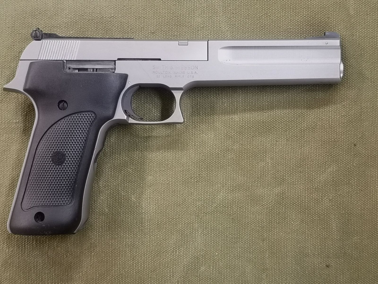 Smith & Wesson Model 2206 przed zakazem .22lr, zdjęcie 4 z 9