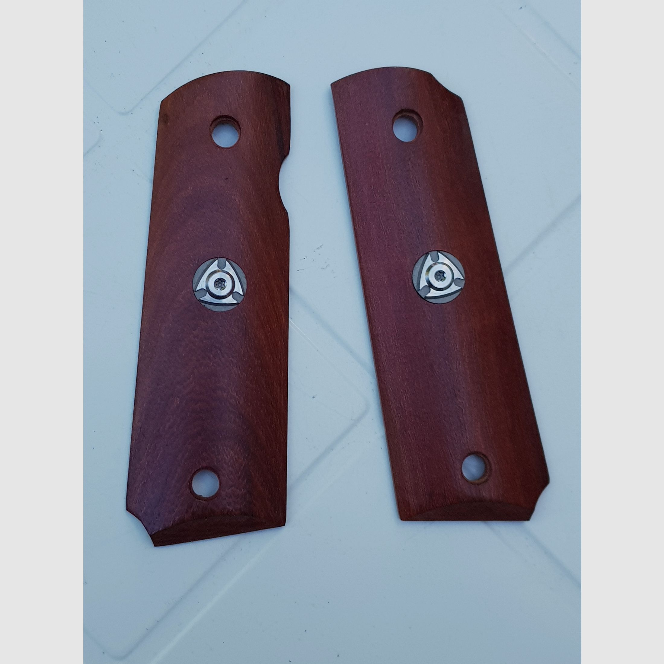 Grip panels of the Colt 1911 P.A.K