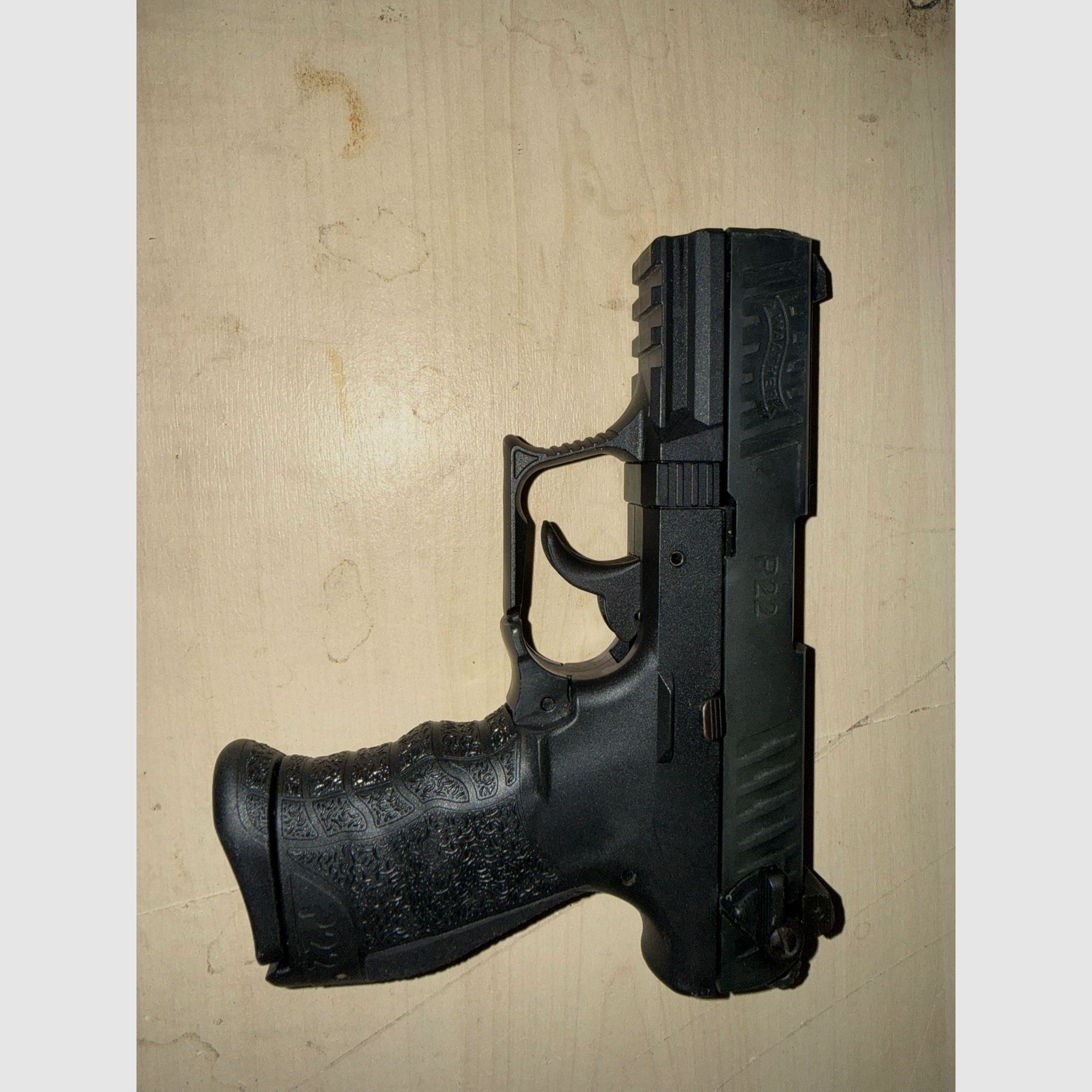 Walther P22 con accesorios